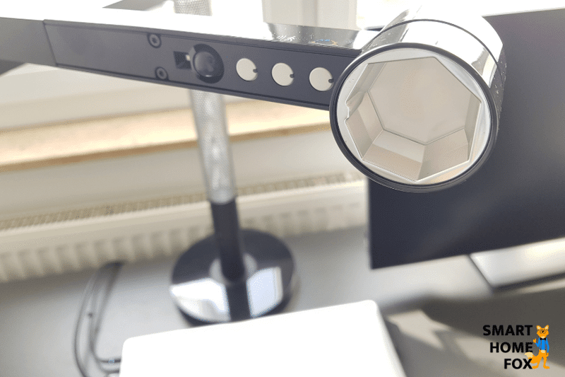 LED light of the Dyson Lightcycle Morph in a close-up view